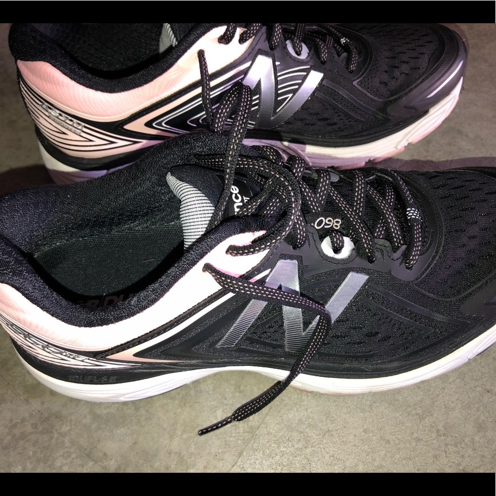 New Balance 860v8 Running Shoes